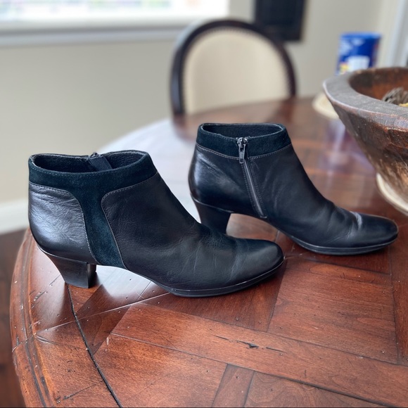 Munro Hope Black Leather Ankle Boots - Picture 2 of 5